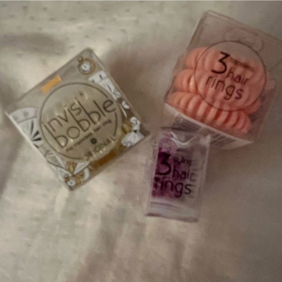 3 Invisibobble sets. 2 large 1 mini for 9 total - Picture 2 of 2